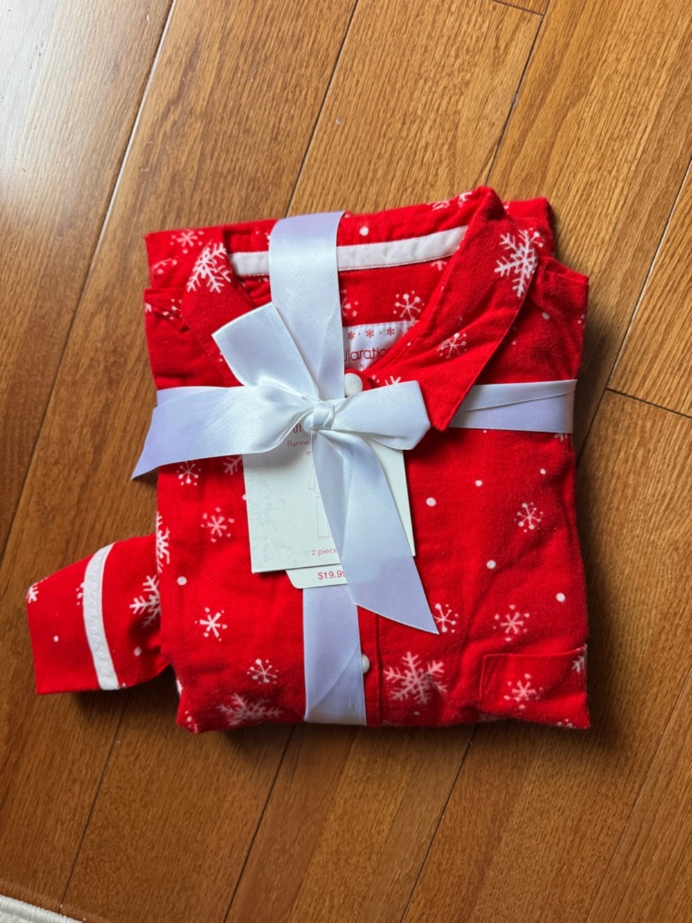 Xhilaration Red Snowflake Pajama Set with White Trim